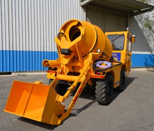 Self Loading Concrete Mixer